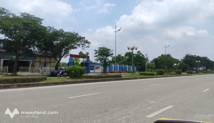 Chính chủ cho thuê mặt bằng làm showroom và xưởng dịch vụ, thuận tiện kinh doanh, an ninh, ổn định