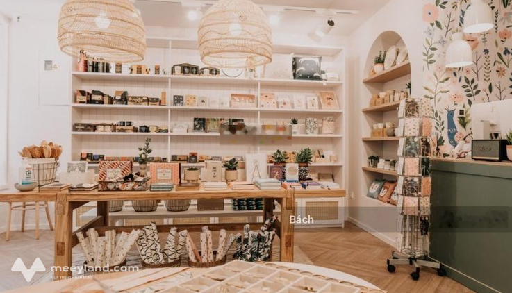 Hiếm có khó tìm - Mặt bằng cách Hồ Gươm 100m - DT 30m² - Chỉ 40 triệu/tháng!
