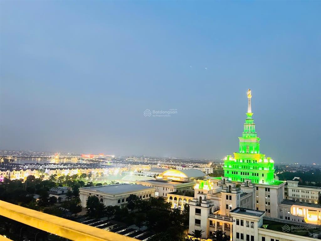 Em thế anh bán căn 2n1vs toà s2.18 tầng trung ,view trường vinuni giá 3tỷ650