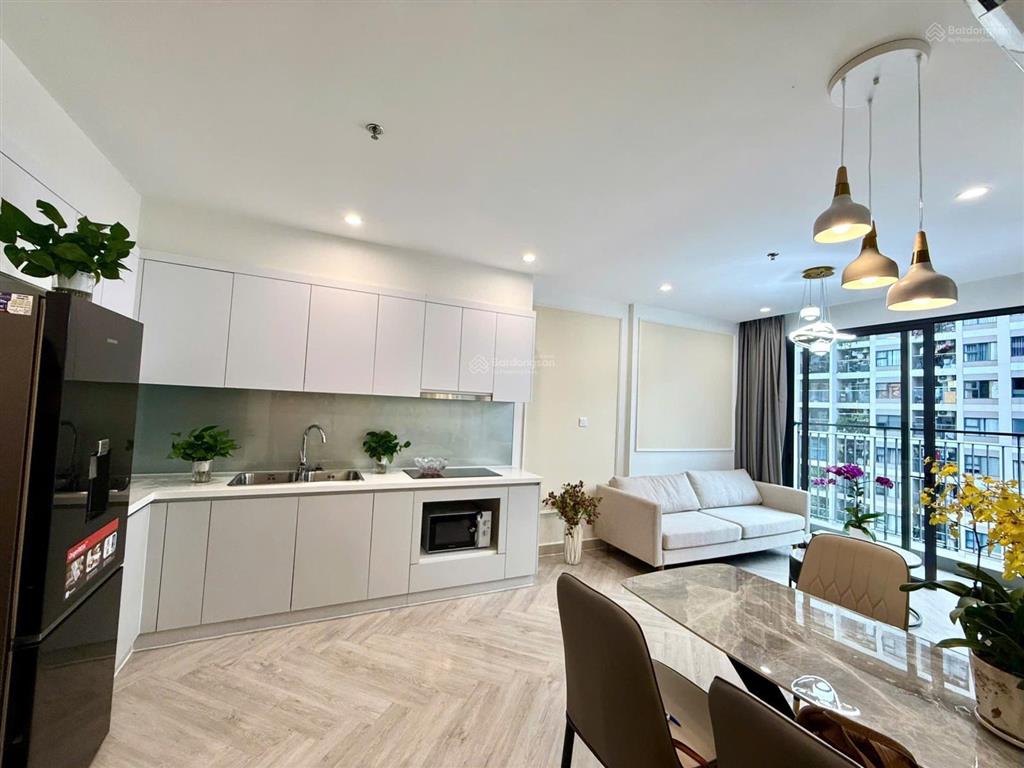 Em thế anh bán căn 2n2vs 63m2 toà s2.10 tầng trung ,full nội thất giá 3tỷ7
