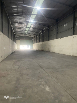 Kho xưởng 400m trần cao 8m ngay chợ đầu mối kd đa ngành