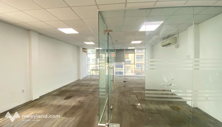Văn phòng CMT8 Q3, 80m², gần tòa Viettel, chung cư Hà Đô, tặng fitout, bàn ghế, free overtime