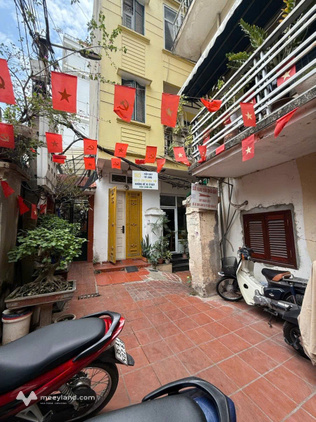 Bán nhà tại Hàn Thuyên 29,6m2, 3 tầng, 3 ngủ, giá 6,4 tỷ