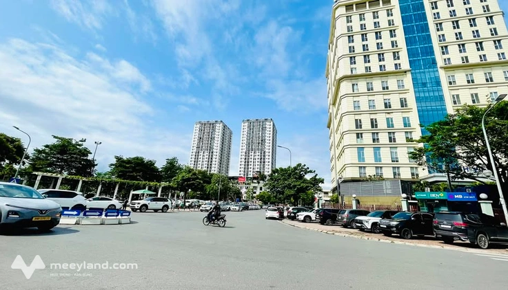Bán căn hộ chung cư HC Golden - Bồ Đề, 2 phòng ngủ, 2wc, giá 7 tỷ