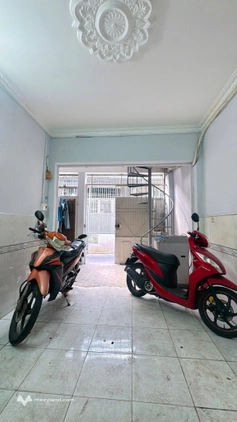 Nhà phố 4 tầng, vuông đẹp hẻm thông, gần ParcMall, quận 8, sẵn dòng tiền 26 triệu/ tháng