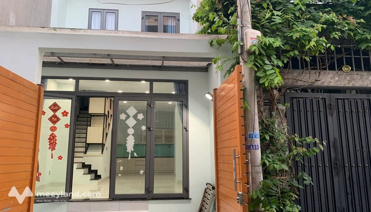 Cho thuê nhà 1 trệt 1 lầu đẹp, 2 phòng ngủ, hướng Đông Bắc, 10 triệu/tháng tại khu dân cư Hồng Long