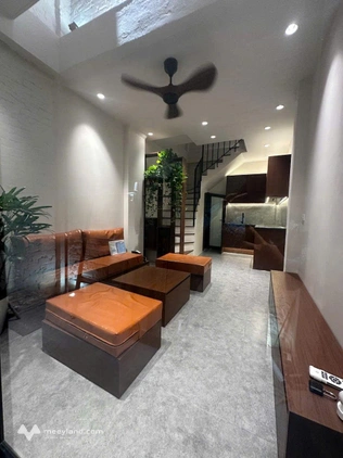 Cần bán nhà 25m2 tại Lệnh Cư, 4 tầng, 3 ngủ khép kín, giá 6,7 tỷ