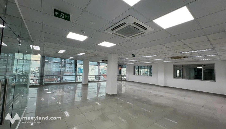 Văn phòng mặt tiền phố ẩm thực Phan Xích Long - Phú Nhuận, 160m², setup sẵn nội thất, an ninh 24/7