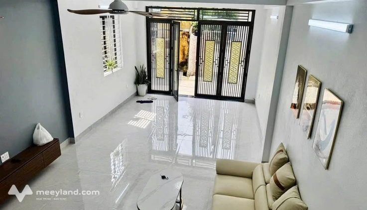 Bán nhà 2.5 tầng tại phường Hạc Thành (Đông Hương cũ), ngõ ô tô