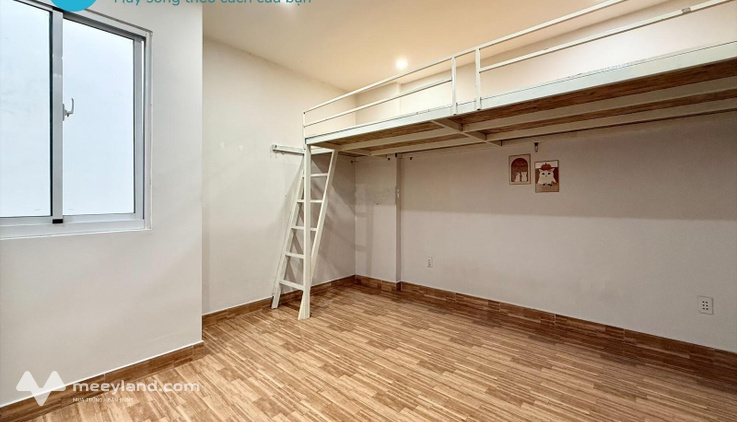 Phòng gác rộng 27m2 ngay cầu vượt ngã tư Ga