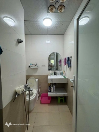 Chính chủ bán căn hộ Trần Quý Kiên, 80m2, hiện trạng 2 phòng ngủ, 2wc, sửa được 3 ngủ đẹp