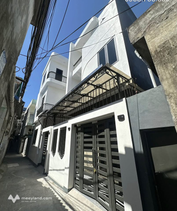 Bán nhà 3 tầng ngõ đường Hàn Thuyên, gần trường Điều Dưỡng, 50m2, giá 2.48 tỷ