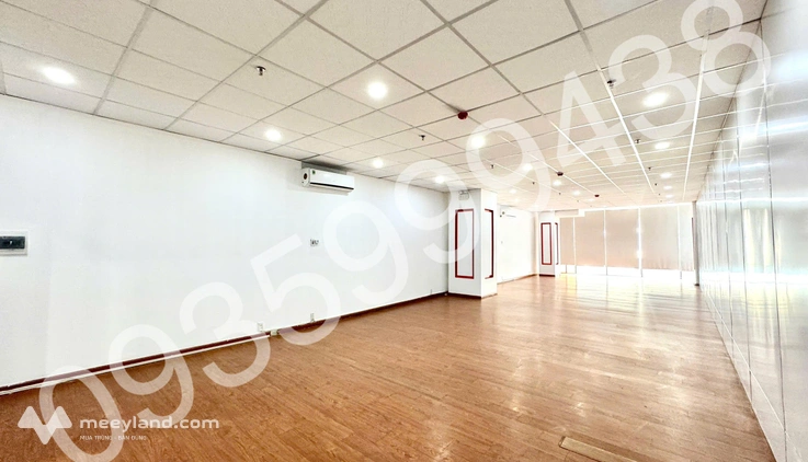 Cho thuê văn phòng 94m2, 23.5 triệu/ tháng đã VAT, miễn phí 18 chỗ để xe máy ở hầm