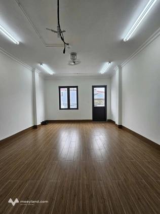 Nhà đường Giải Phóng, 85m2 - 7 tầng, thang máy, gara ô tô