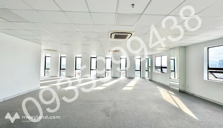 Cho thuê văn phòng diện tích 125m² trên đường Núi Thành, khu vực giao thông thuận tiện