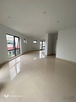 Chính chủ cho thuê 1 tầng thông sàn 80m2 trong tòa nhà 5 tầng giá 10tr/th