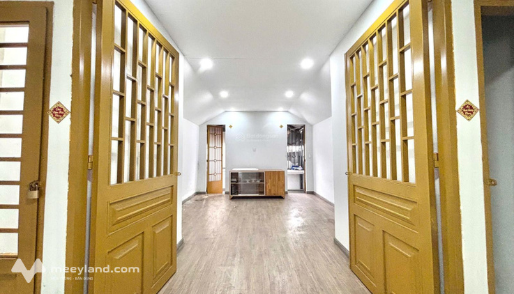 Cho thuê phòng studio sàn gỗ 30m2 có ban công rộng - ngay Phạm Hùng, giá 4tr7