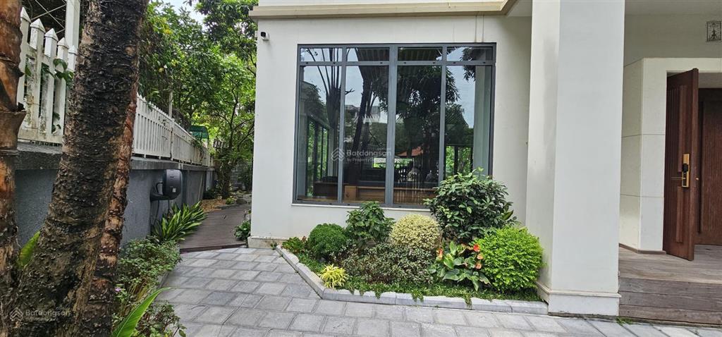 Chính chủ nhờ bán căn biệt thự đơn lập hoa lan vinhomes riverside long biên 383m2 giá 210 tỷ