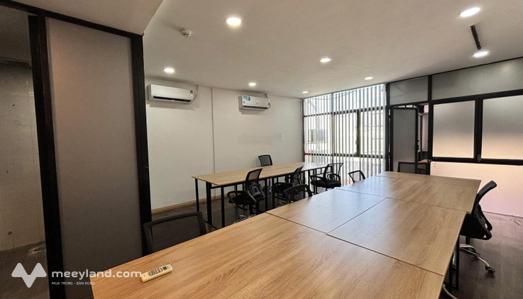 Cần cho thuê nguyên sàn 150m2 full nội thất, pantry, phòng họp, phòng ngủ Quận 3 - LH 0906970252