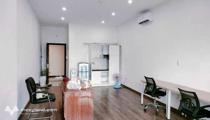 Cho thuê căn hộ văn phòng 35 m2 giá 12 triệu Trống sẵn, vào ngay 0909488890
