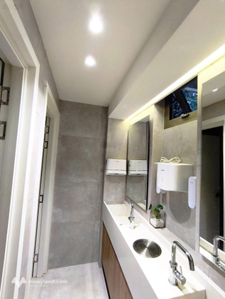 Mặt bằng kinh doanh trục Sky Garden. Diện tích 8x18,5m. Trệt trống suốt, có 1 phòng kho, 2 WC