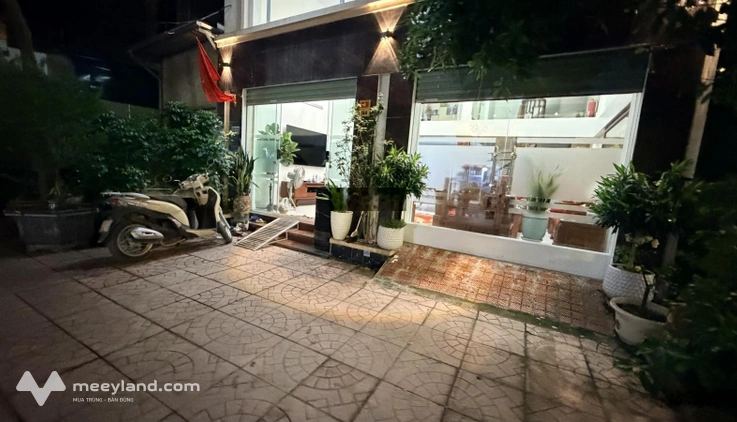 Cho thuê nhà tầng 1 kinh doanh mặt phố