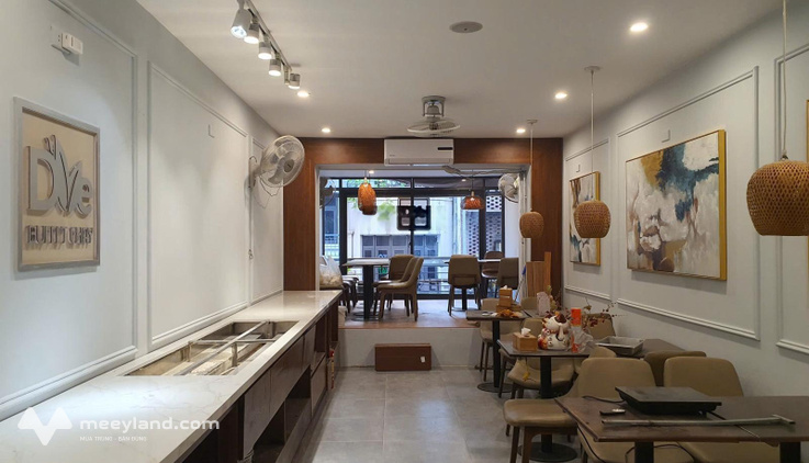 Nhượng cửa hàng 4 tầng 240m2 Mai Hắc Đế