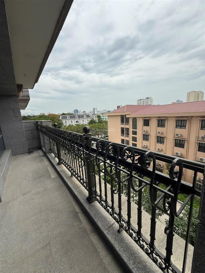 Bán căn 3 ngủ 177,5m2 view thoáng giá siêu rẻ tặng 5 năm phí dịch vụ 27 tỷ