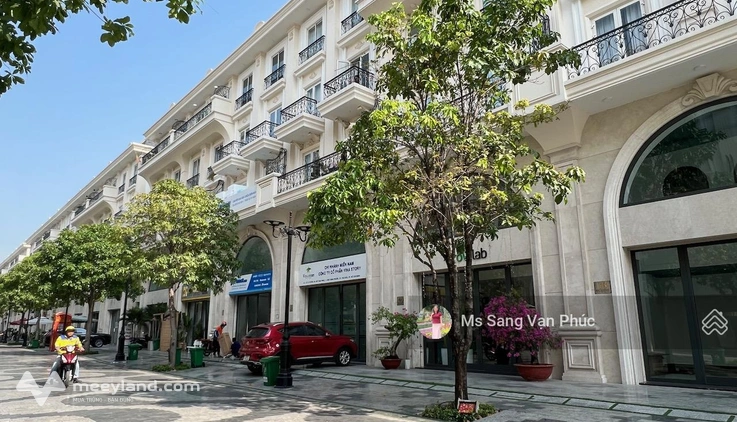 Tầng trệt 7x20m Vạn Phúc City có máy lạnh, thang máy, hầm xe, đường 20m, vị trí đẹp. Giá 19.5tr