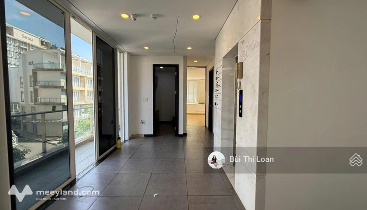 Văn phòng Sala 125m2 có thang máy, máy lạnh, sảnh lễ tân hầm để xe riêng