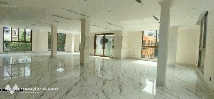 Cho thuê sàn văn phòng Ngõ Huế: DT 100m2, thang máy, hầm để xe, ô tô đỗ cửa, giá 15 triệu