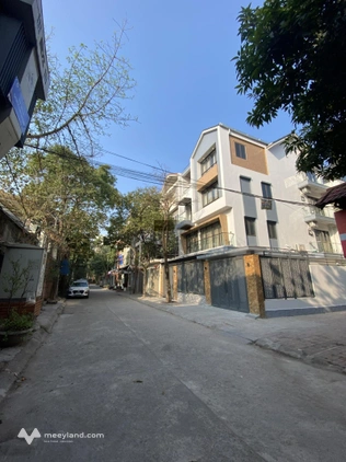 Cho thuê tầng 1 ngõ 409 Tam Trinh 165m2