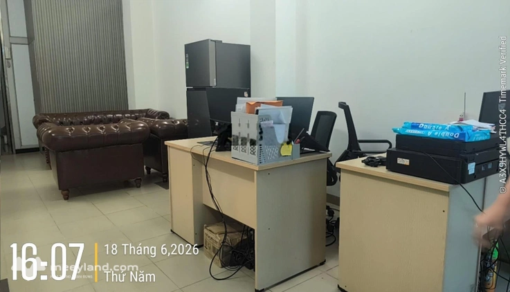 Cho thuê văn phòng 120m2 2 tầng liền kề Quận 1 giá siêu ưu đãi