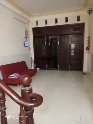 Cho thuê nguyên tầng 1, giá 9.9tr/tháng thuận lợi mở văn phòng Cty, kinh doanh và ở, nhà 4 tầng