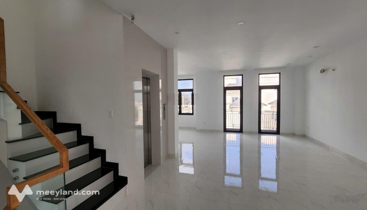 Cho thuê nhà nguyên căn làm văn phòng tại Vinhomes Grand Park
