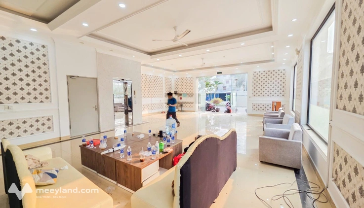 Cho thuê mặt bằng kinh doanh hoặc văn phòng làm việc 100m2 lô góc 2 mặt tiền, tầng 1 thuận tiện KD