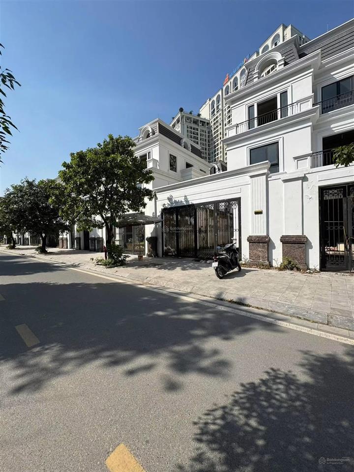 Bt roman plaza tố hữu gần làng việt kiều châu âu 200m2/ 4 tầng/ mặt tiền 11m/43 tỷ, giá đầu tư