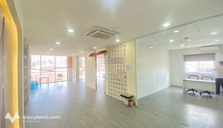 Cho thuê VP Hai Bà Trưng, 145m2, sẵn fitout, có nội thất, vào làm được ngay