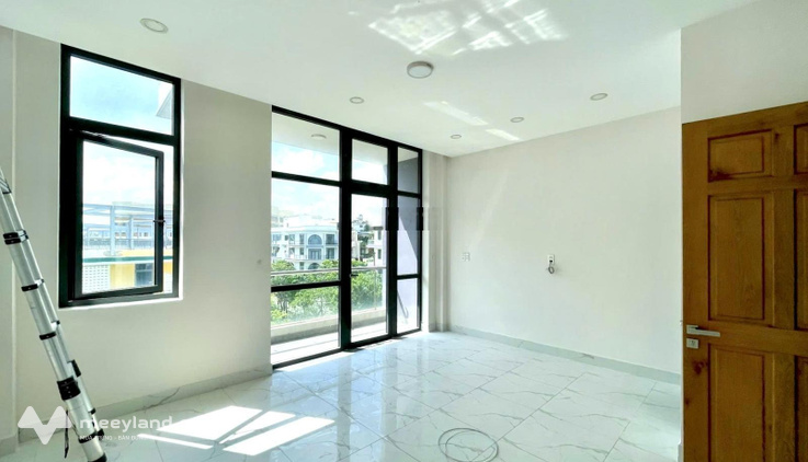 Văn phòng 25m2 có thang máy tại Vạn Phúc City. Giá chỉ 6 triệu/tháng