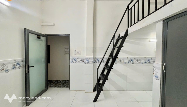 Phòng trọ có gác rộng thoáng sẵn nội thất ngay Hương Lộ 2