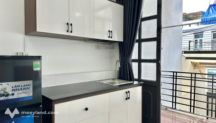 Cho thuê phòng studio có ban công, full nội thất gần Đại học Văn Lang