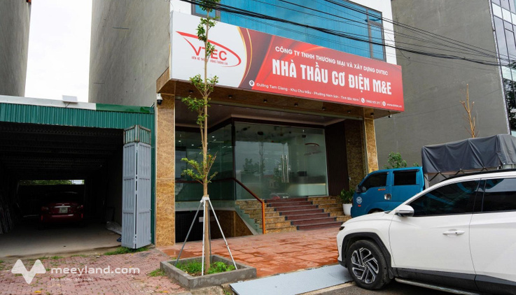 Chu Mẫu - Cho thuê Văn phòng tầng 2, 3, 4. DT 200m2/ tầng, MT 9m, 18 triệu/ tầng