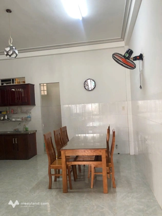 Cho thuê nhà hẻm cầu Dứa Phú Nông, nhà 2 tầng đầy đủ nội thất, 2 phòng ngủ
