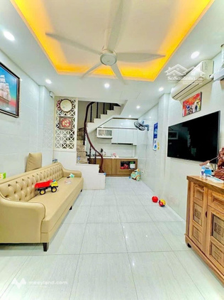 Cho thuê nhà nguyên căn Lĩnh Nam - Diện tích 25m2, 5 tầng, 3 ngủ, giá 10,5 triệu/tháng