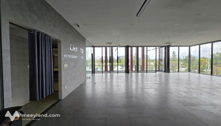Mặt bằng văn phòng rộng 180m2 tại đường 3 Tháng 2 khu vực kinh doanh sầm uất 39 triệu/tháng