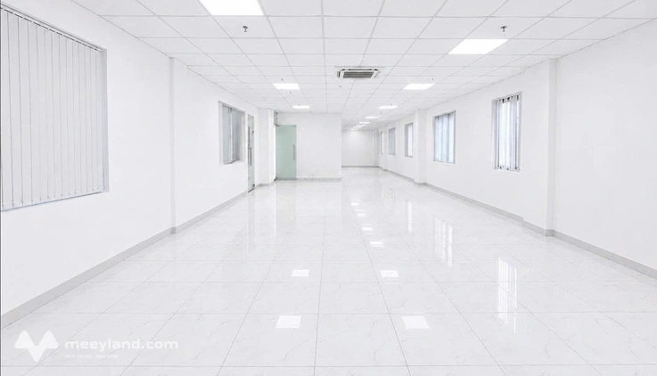 Văn Phòng Trên Trục Giao Thông Huyết Mạch 3 Tháng 2 | Kết Nối Quận 1 - 5 10, 180m² 39 Triệu/Tháng