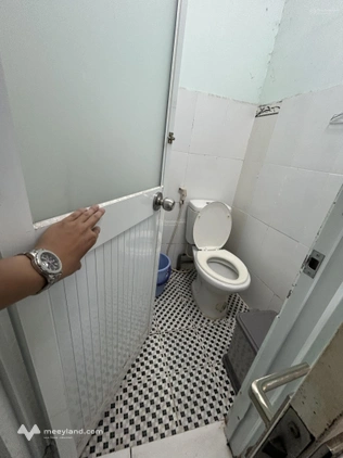 Cho thuê phòng trọ ban công cách UEH 5 phút đi bộ