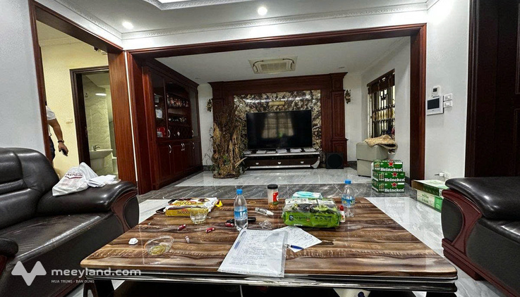 Mua nhanh biệt thự đẹp 4 tầng khu đô thị Văn Phú, 210m2, mặt tiền 10m, ô chờ thang máy, giá chỉ 35 tỷ