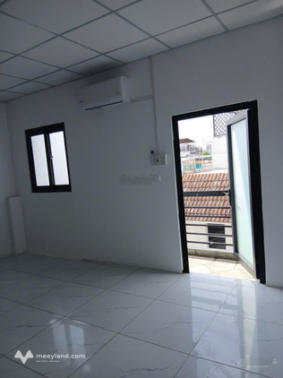 Cho thuê phòng trọ 33 m2 tại góc Phan Đăng Lưu, Nơ Trang Long (có thể dọn vào ở ngay)