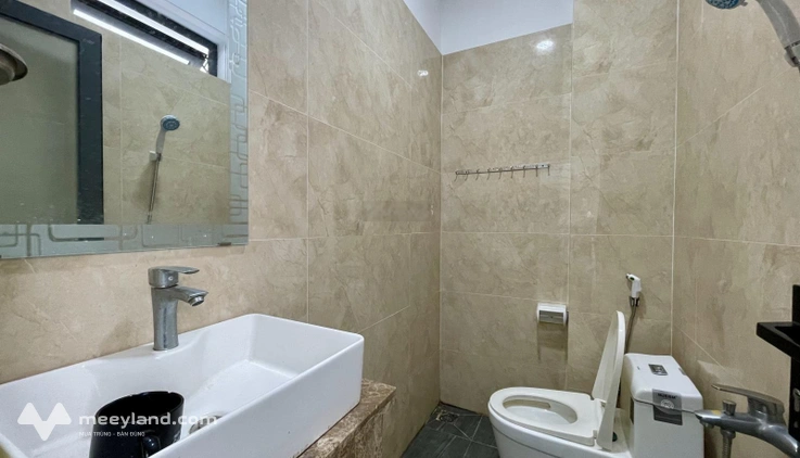 Tòa nhà văn phòng - cho thuê tầng 2 - 6x12m sàn, có thang máy, hầm xe chỉ 10 tr/th - KĐT Vạn Phúc